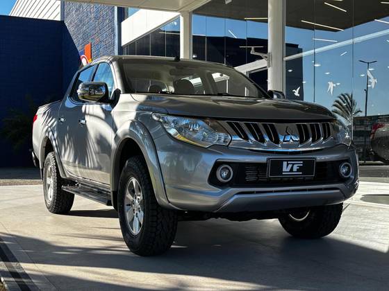 MITSUBISHI L200 TRITON 2.4 16V TURBO DIESEL SPORT HPE-S CD 4P 4X4 AUTOMÁTICO